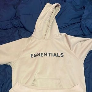 Essential hoodie